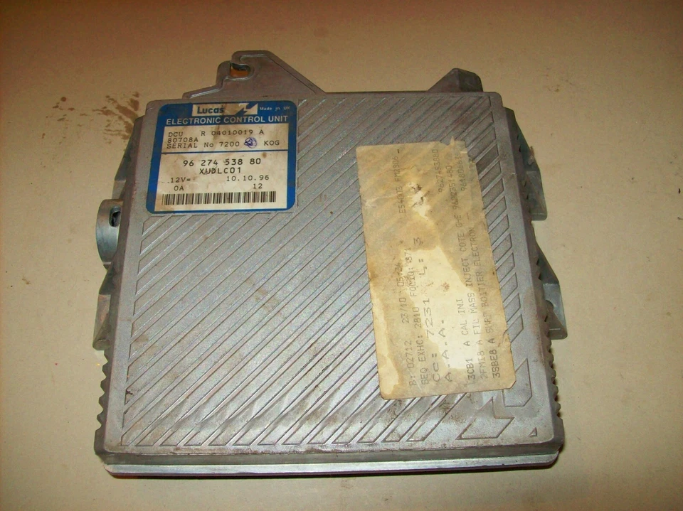 Centralina motore Peugeot 406 R04010019A 9627453880 10.10.96 - Immagine 1 di 1