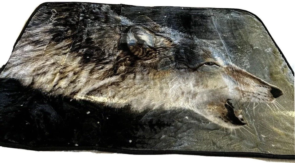 Northwest Wolf Howl Reversible Vintage Throw Plush Blanket Ascending Song 63x49 - Image 1 of 4