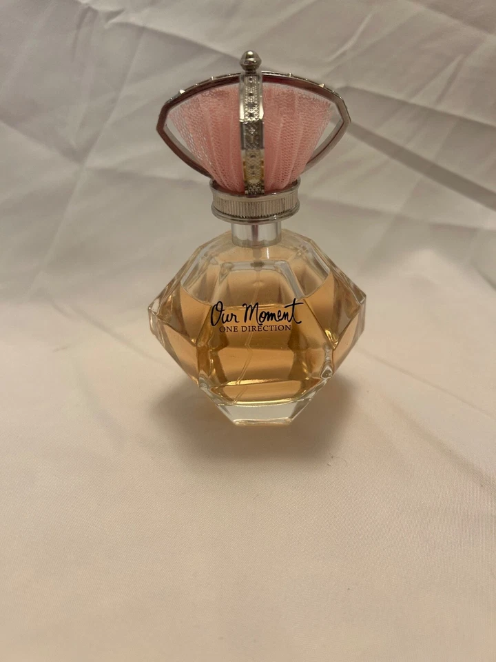 Perfume One Direction Our Moment 3,4 OZ 75% Completo Foto 1 de 3