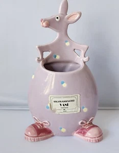Vintage Fitz & Floyd Kalvin Känguru Vase handbemalt Schuhe Knospenvase Übertopf 80er Rarität - Bild 1 von 10