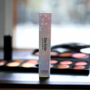 KissKylie Pearly Lustre Long Lasting Liquid Eye Shadow Shade: 09 MEI SHANG 6.5g - Picture 1 of 11