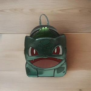 Loungefly Pokémon Bulbasaur Cosplay Metallic Mini Rucksack und Geldbörse LESEN - Bild 1 von 12