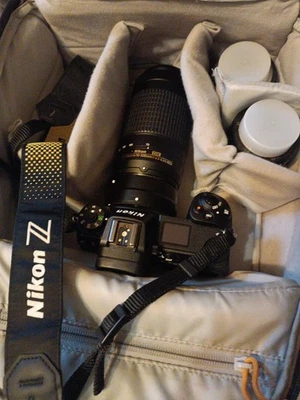 Cámara digital Nikon Z6 sin espejo con paquete adaptador de montaje Nikon FTZ Foto 1 de 4