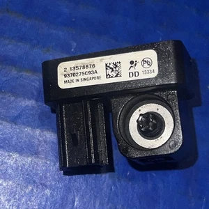 15-17 Chevrolet Tahoe Front  Sensor OEM 13578676 - Picture 1 of 2