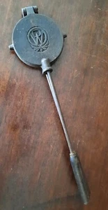Antique Hand Held Stove Top Cast Iron Pizzelle Waffle Cookie Iron w Wood Handles - Picture 1 of 17