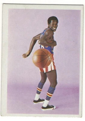 1971 FLEER # 76 - BOBBY HUNTER HARLEM GLOBETROTTERS BASKETBALL CARD - NO CREASES - Image 1 of 2