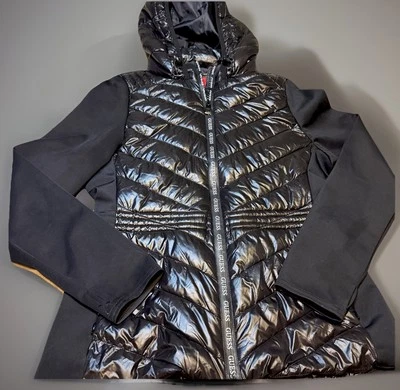 Chaqueta acolchada Guess para mujer talla grande L con capucha negra Foto 1 de 4