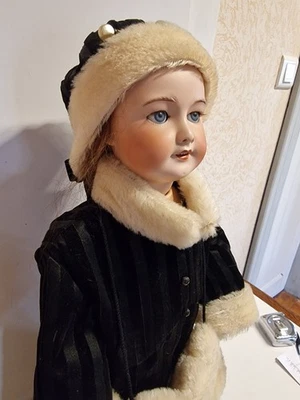 Poupée ancienne - Unis France - 58 cm - Fêléé - Yeux dormeurs - Robe batiste - Photo 1/4