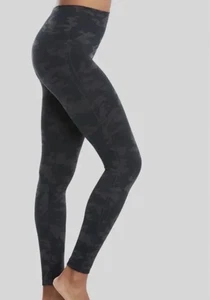 Spanx Look At Me Now Seamless Leggings Black Camo Women, Size XL TG - Picture 1 of 4
