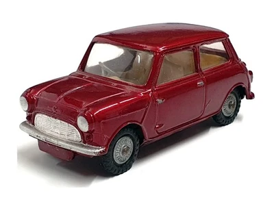 Corgi Toys 7.5cm Long Original Diecast 226 - Morris Mini Minor - Deep Red - Image 1 of 4