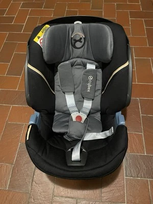 Cybex Babyschale mit Isofix Station - Bild 1 von 4