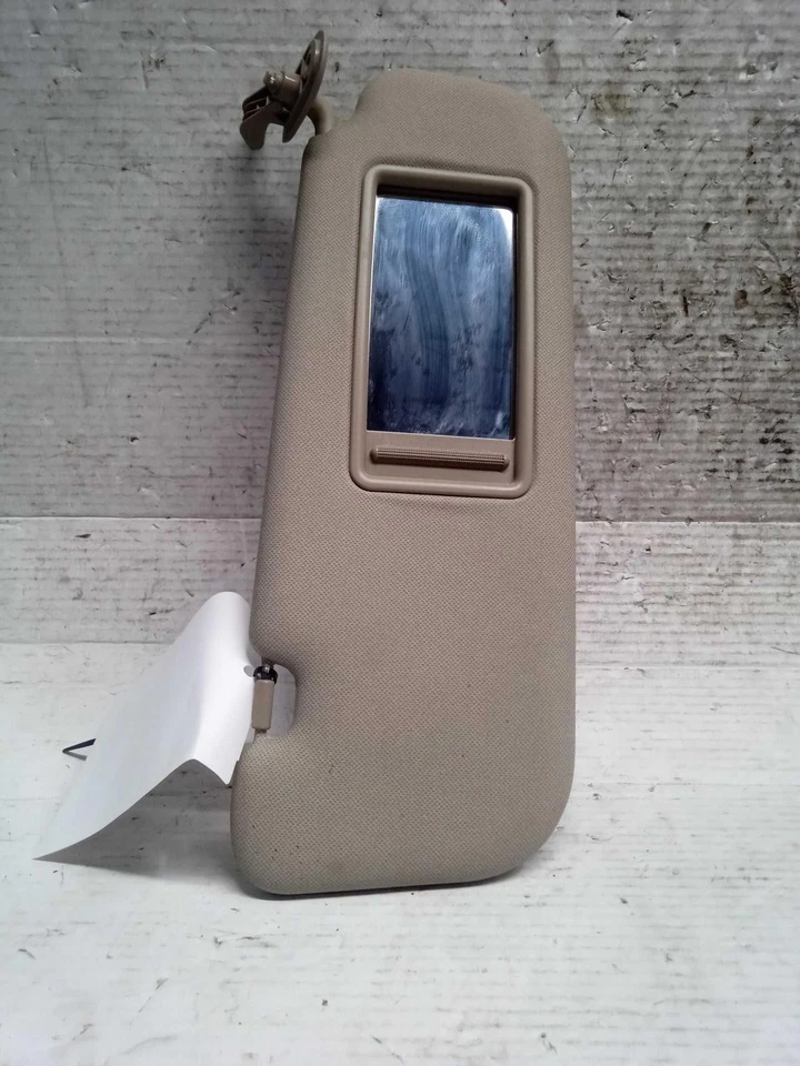 2016 Hyundai Elantra Sun Visor RED Used OEM Part 487792 89k Miles - Imagem 1 de 4