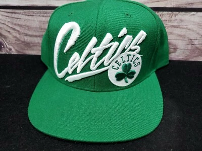 Sombrero Mitchell & Ness Boston Celtics Script Snap Back  Foto 1 de 4