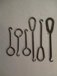 VINTAGE BUTTON SHOE HOOK FROM ROYAL SHOE STORE + 5 others various sizes - Picture 1 of 2