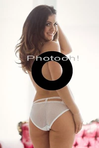 KELLY HALL Celebrity Collectible Photo Actress Model Image #8533 - Picture 1 of 1