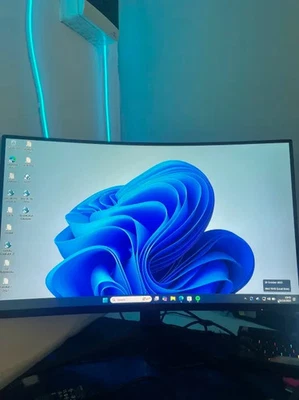 MSI G32CQ5P Quad HD 32" Curved VA LCD Gaming Monitor  - Black 170hz - Image 1 of 4