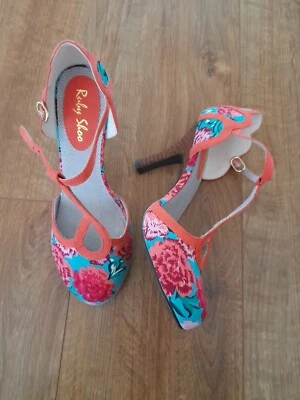 Zapatos de tacón rubí para mujer rosa y azul cielo con correa de flores Reino Unido 6/EU 39 Foto 1 de 4