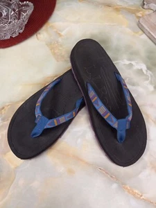 L. L. BEAN LADIES FLIP-FLOPS, sz 7 M, Blue Multi Straps. - Picture 1 of 5