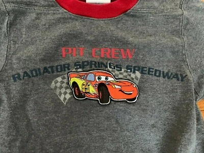 Camisa gris manga larga Disney Store Cars para niños talla 4 XS Lightning McQueen Foto 1 de 4