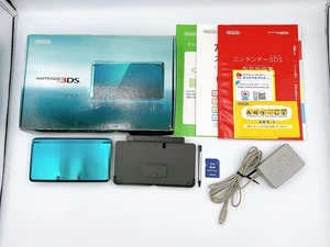 Nintendo 3DS Aqua Blue Console Box Caricatore SD Soft Testato Funzionante Giappone {Veloce} - Foto 1 di 23