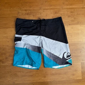 Quiksilver Boardshorts Herren 36 Schwimmen Strand Pool Sommer Badeshorts Surf - Bild 1 von 4