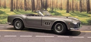 **LESEN** 1/18 Hot Wheels Elite Ferrari 250 California Spider SWB silber Diecast  - Bild 1 von 21