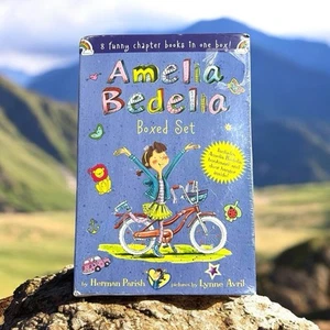 NEW Amelia Bedelia Boxed Set 8 Books By Hermin Parish Paperback 2023 Lot 1-8 - Picture 1 of 8