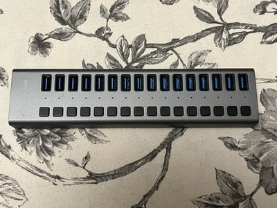 HUB de dados Sabrent 16 portas USB 3.0 e carregador com switches individuais (90 Watts) - Imagem 1 de 3