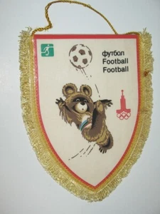 Moscow 1980 Misha Football Olympic Games pennant - Picture 1 of 2