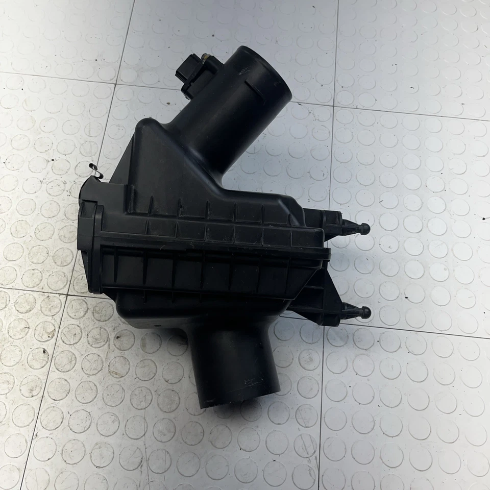 Nissan 370Z 2009-2020 filtro admisión aire caja limpiador con carcasa OEM Foto 1 de 4