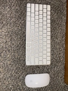 Apple Magic Mouse and Keyboard Set - Afbeelding 1 van 2