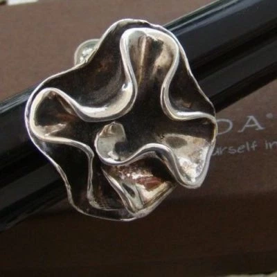 Silpada 925 Sterling Silver Flower Ring Size 6 R1809 WOW CUTE - Image 1 of 4