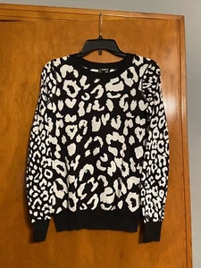 Express Black White Animal Print Pullover Sweater Womens Small Crewneck - Picture 1 of 3