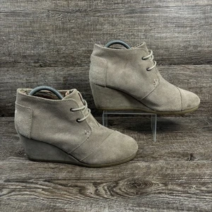 TOMS Wedge Heel Shoes Womens Size 9 Suede Booties Ankle Chukka Lace Up Comfort - Picture 1 of 9
