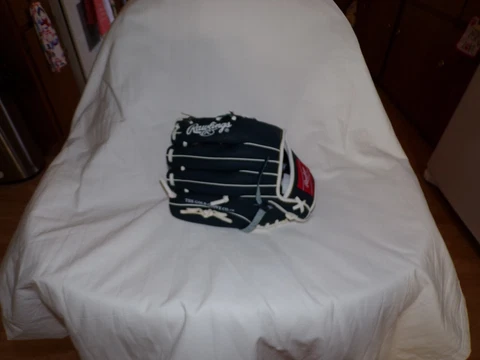 Awesome Cardinals Kids Club Rawlings Baseball Glove PLSTL19 Left Hand New Cover