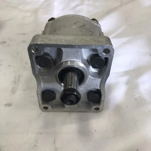 310 360 445 3830 400 415 ALLIS CHALMERS LONG FIAT FORD TRACTOR HYDRAULIC PUMP - Picture 1 of 4