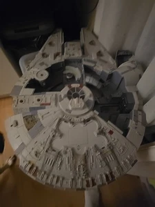 Star Wars Legacy Millenium Falcon Shell solo faltan piezas - Imagen 1 de 8