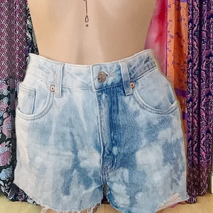🩵🤍 Reworked upcycled boho hippie fairycore blue tie dye denim cutoff shorts... - Picture 1 of 3