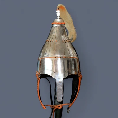 Réplica de casco Niederstotzingen | Casco de acero germánico de la era vikinga Foto 1 de 4