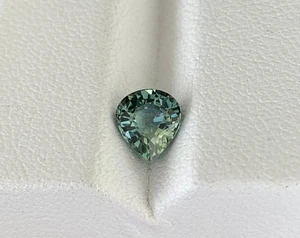 Corte pera natural - zafiro verde azulado 1,045 quilates - piedra preciosa suelta de 6 mm - de Madgascar - Imagen 1 de 17