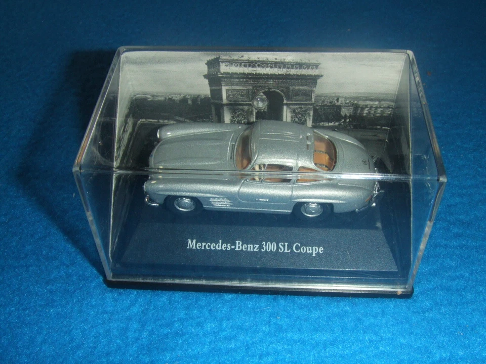 Mercedes Benz W 198 - 300 SL Coupé Argento 1:72 Modello In Metallo - Immagine 1 di 1