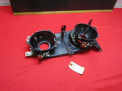 Ford Fairlane 1964 faro cubo placa de montaje derecha nos  Foto 1 de 4