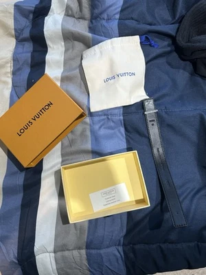 Louis Vuitton LV тонкий браслет M6456E регулируемый, черный/серый, размер 21 - Изображение 1 из 4