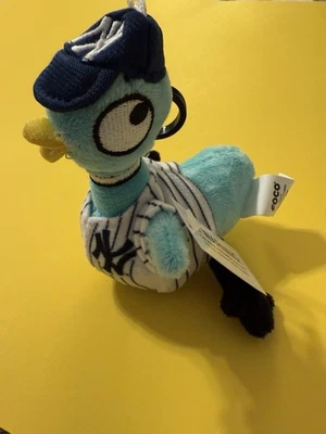 New York Yankees Mo Willems Pigeon Key Chain Plush 4" SGA Exclusive 7/13 2025 - Image 1 of 4