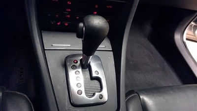 Audi A4 2005 sedán transmisión AT palanca de cambios con perilla con placa indicadora 101581 Foto 1 de 4