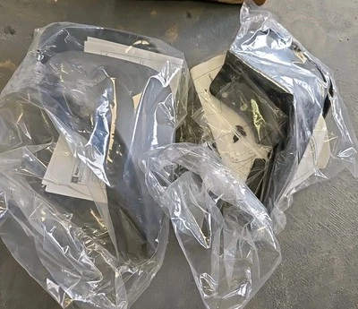 Protectores contra salpicaduras traseros y delanteros originales GM 2005-07 Buick LaCrosse 12499168 12499167 Foto 1 de 4