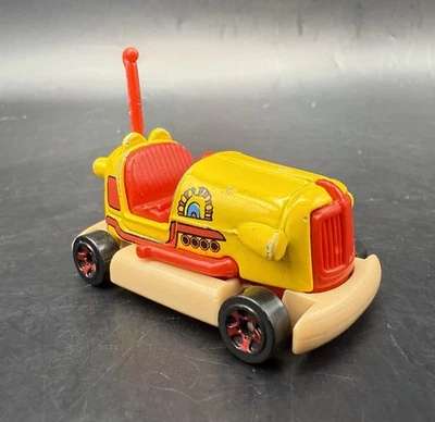 Hot Wheels 2016 The Beatles Yellow Submarine Bump Around 1/6 50 aniversario Foto 1 de 4