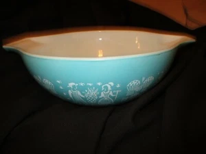 VINTAGE Pyrex Turquoise Butterprint Cinderella Nesting Bowl ~ 4 Quart 444 #27 - Picture 1 of 3