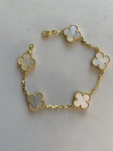 Van Cleef Vintage Alhambra bracelet, 5 motifs White Mother-of-pearl - Picture 1 of 3