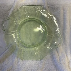 GREEN VASELINE GLASS DEPRESSION CAKE PLATE HEXAGON With HANDLES 8" WIDE - Picture 1 of 2